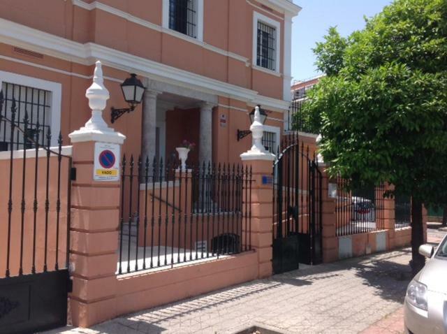 Colegio Mayor Careu - Women Only - University Community Sevilla Exterior foto